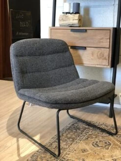 Bermo Hiilenharmaa Nojatuoli -Snugg 58719B12 1260 47DA BE42 3E864AE75D6F rotated 1