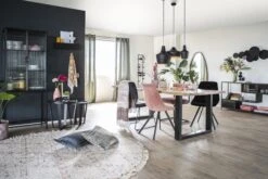 BY-BOO Klamp Musta Hyllyvalaisin -Snugg By Boo303 scaled e1619166096627 2