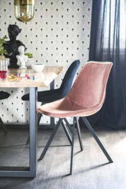 Belle Tuoli, Vanha Pinkki -Snugg By Boo361 scaled 2