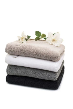 LUIN Käsipyyhe 50×80 Sand -Snugg Hand Towels Multiple Colors scaled e1606379160491 1