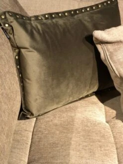 BY-BOO Minx Vihreä Samettityyny 40×60 -Snugg IMG 6158 rotated e1610372881342 1