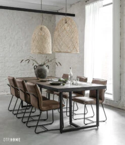 Criss Cross Puinen Ruokapöytä 160 -Snugg SC CC 206816 Criss Cross dining table RI 200014 Delaware ML Es Pujols hanging lamp sf1 DTP