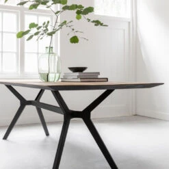 Metropole Puinen Ruokapöytä 200-250