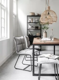 Elemental Tiikkipuinen Ruokapöytä, Useita Kokoja -Snugg Snugg Must living ruokailuryhma Elemental Cloud harmaa 1