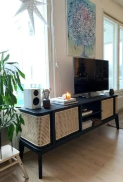 MUST LIVING Raffles Rottinkinen Tv-taso -Snugg Snugg Raffles tv taso pieni1 1