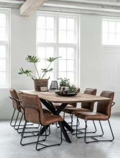 Delaware Konjakinvärinen Ruokapöydän Tuoli 11 Delaware Konjakinvärinen Ruokapöydän Tuoli -Snugg curves dining table ri 200014 side chiar delaware sfeer 1 1