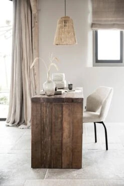 Kattovalaisin Cala Bassa -Snugg tc 320725 writing desk timber no2 ml 749515 side chair bloom ml 890824 pendant lamp cala bassa sfe 1